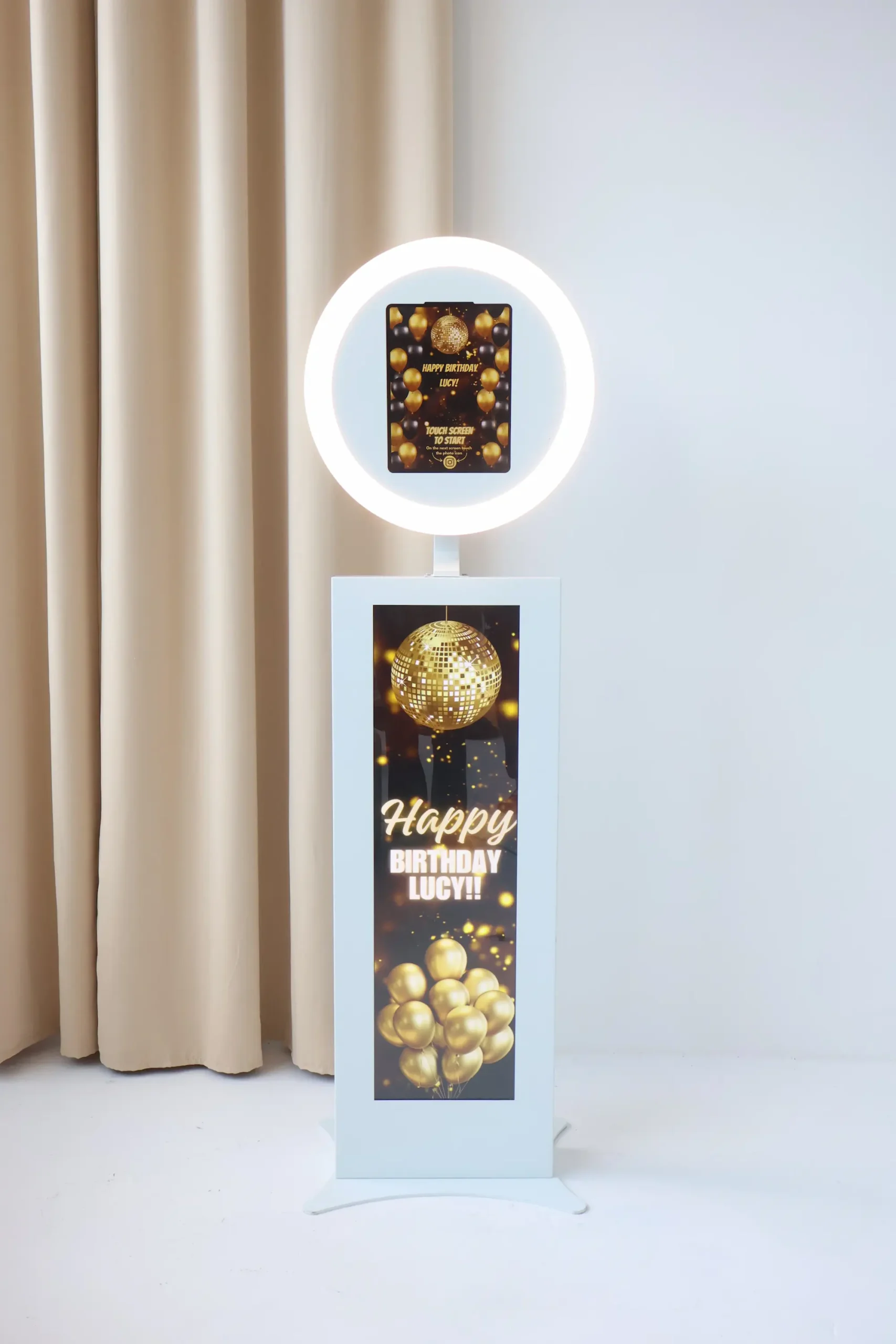 Selfiephotobooth-personalized-pod-1