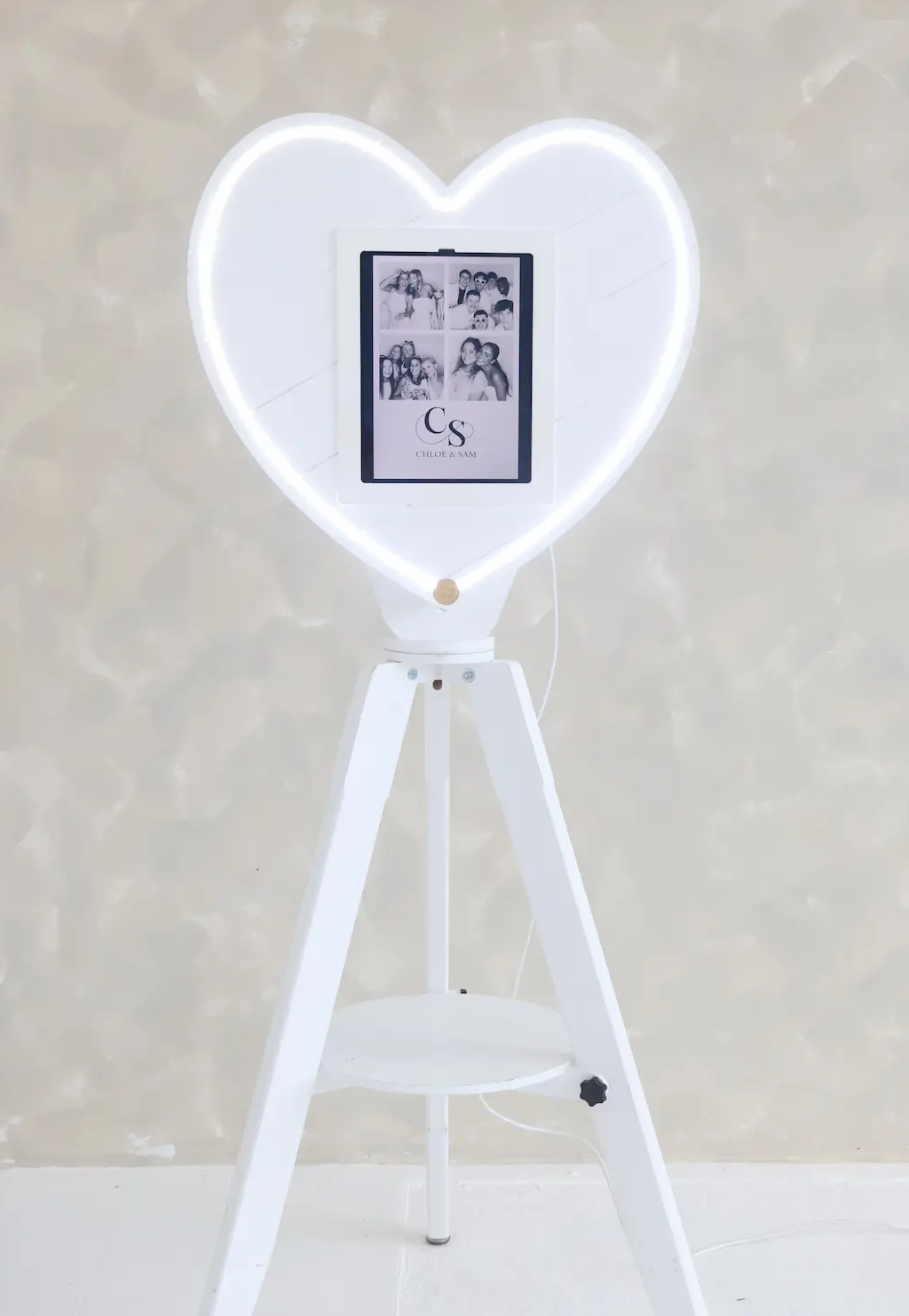 Heart-pod-selfiephotobooth-co-uk-16