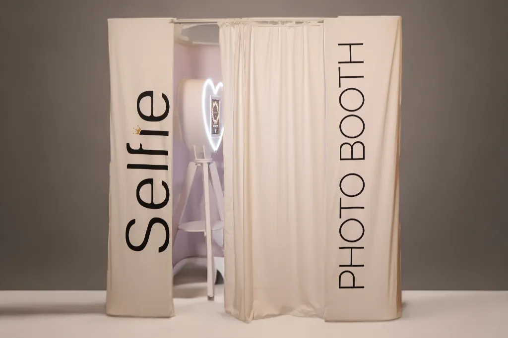White Enclosed Selfie Booth
